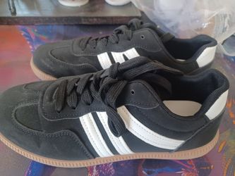 womens tennis shoe size 7