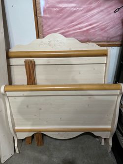 Twin bedframe wooden