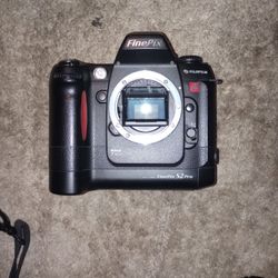 Fujifilm Finepix S2 Pro + Nikon Af Nikkor 24-120mm