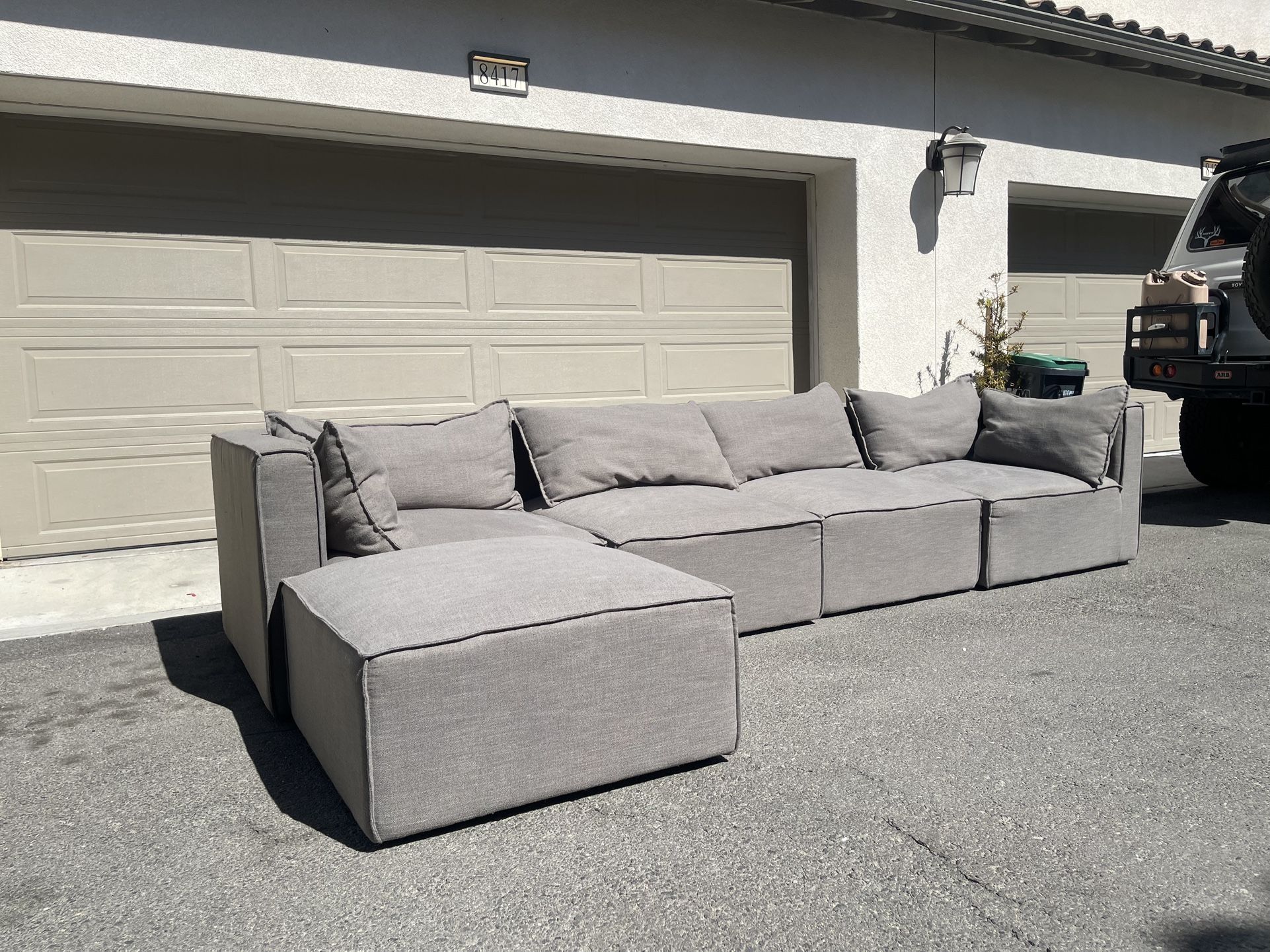 Huge 5 Pcs Modular Sectional Couch Sofa In Excellent Condition - FREE DELIVERY 🚛