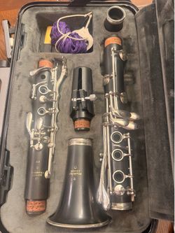 Buffet Crampon Clarinet (E11) + Stand & Case – Excellent Condition