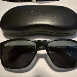 Ray-Ban Sunglasses 