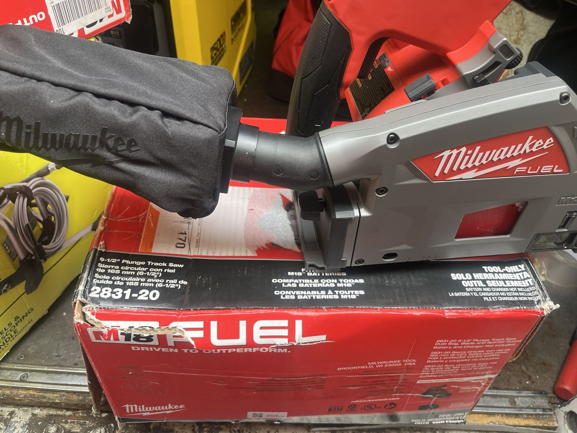 Milwaukee M18 Fuel 18v Lithium-lon Cordless Brushless 6-1/2 in Plunge Cut Track Saw