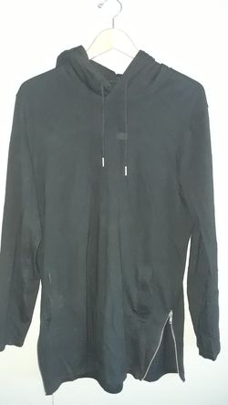 Pacsun Black Hoodie Medium.Zippers and pockets like new condition.$10