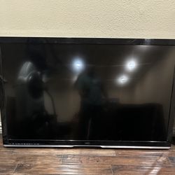 65” Vizio TV With wall mount 