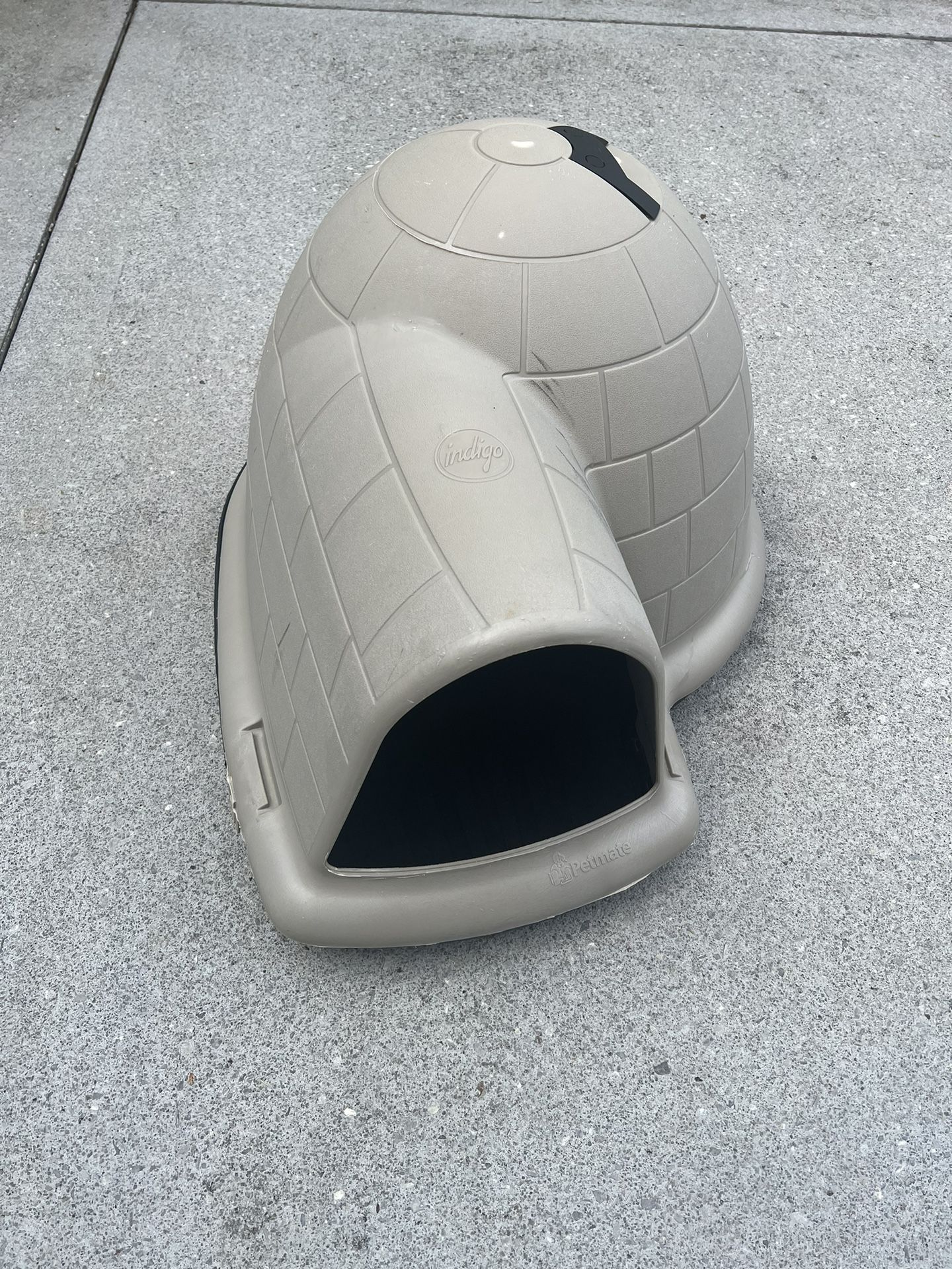 Petmate Indigo Dog House igloo
