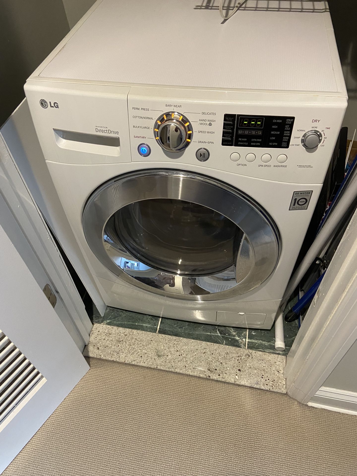 LG Front Loading Combo Washer And Drier