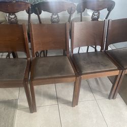 4 Chairs 