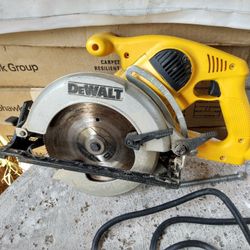DeWalt Saw 75