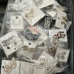 Designer Earrings Bundle Make Me An Offer 215 Pieces