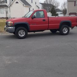 2004 GMC Sierra. Auto, V8 6.0 Engine. Very Good Condition.      2500HD 