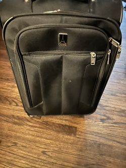 Small Travel Bag On Wheels With Telescoping Handle Great Condition Asking 20 Don’t Need 