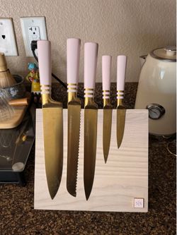 Pink knife set