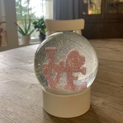 Snow Globe 