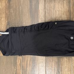 Lulu lemon women small (67 ave and happy valley) 