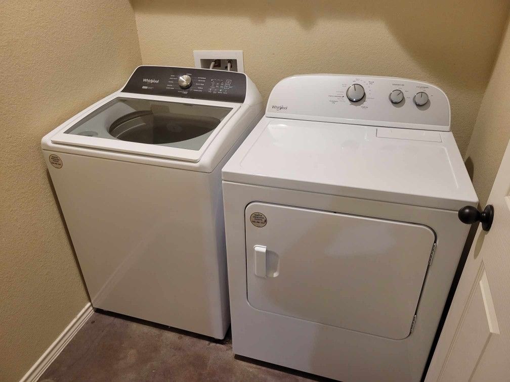 Whirl Pool Washer & Dryer