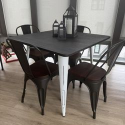 Table & Chairs LIKE NEW! $150. MOVING SALE