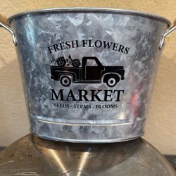 Extremely Cute Metal Flower Pot