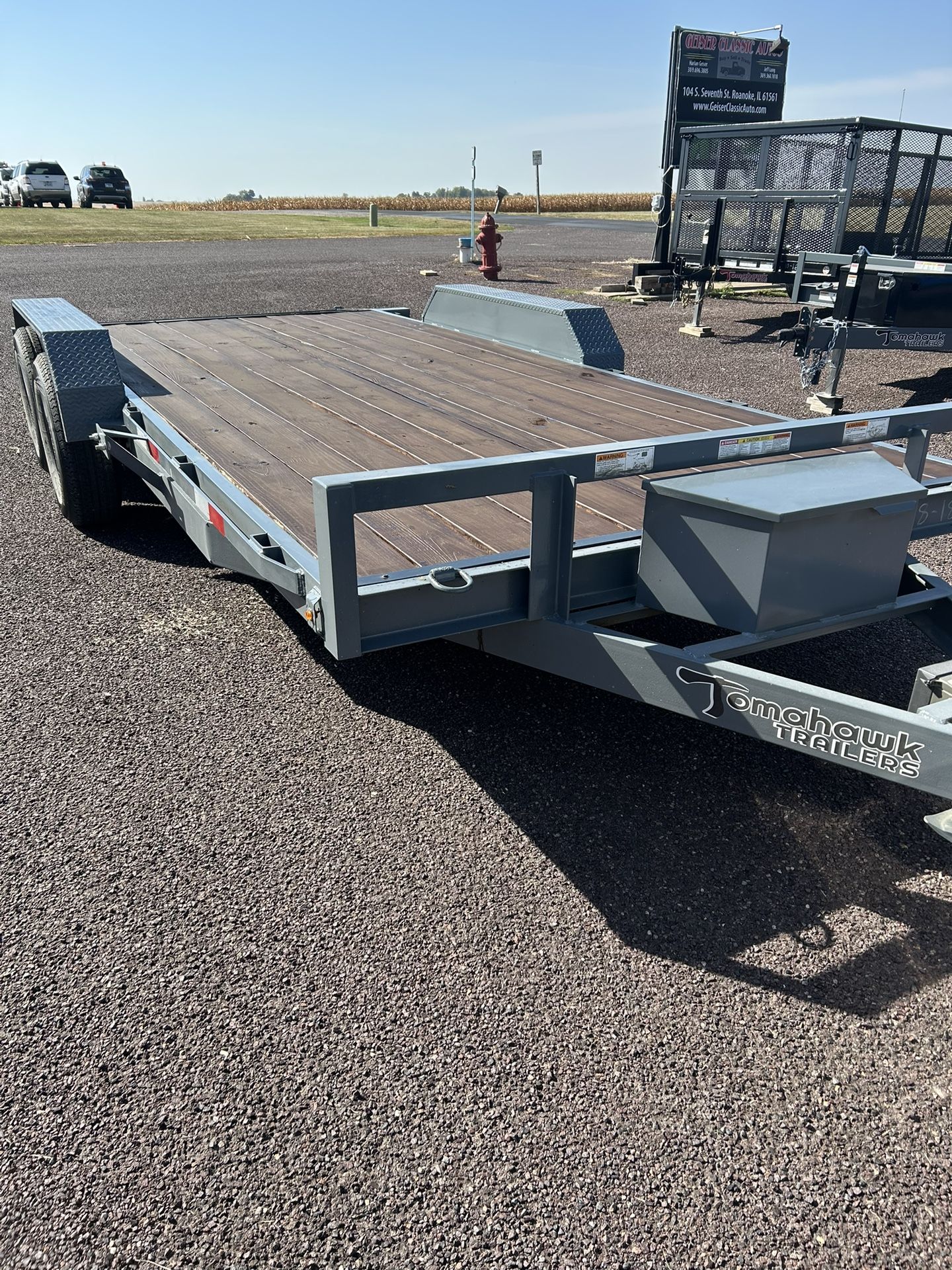 2025 Tomahawk Trailer 82"W X 18’L