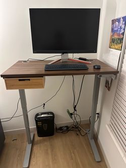 Uplift V2 Electric Standing Desk (40" x 24") – Walnut / Gray Frame with Drawer