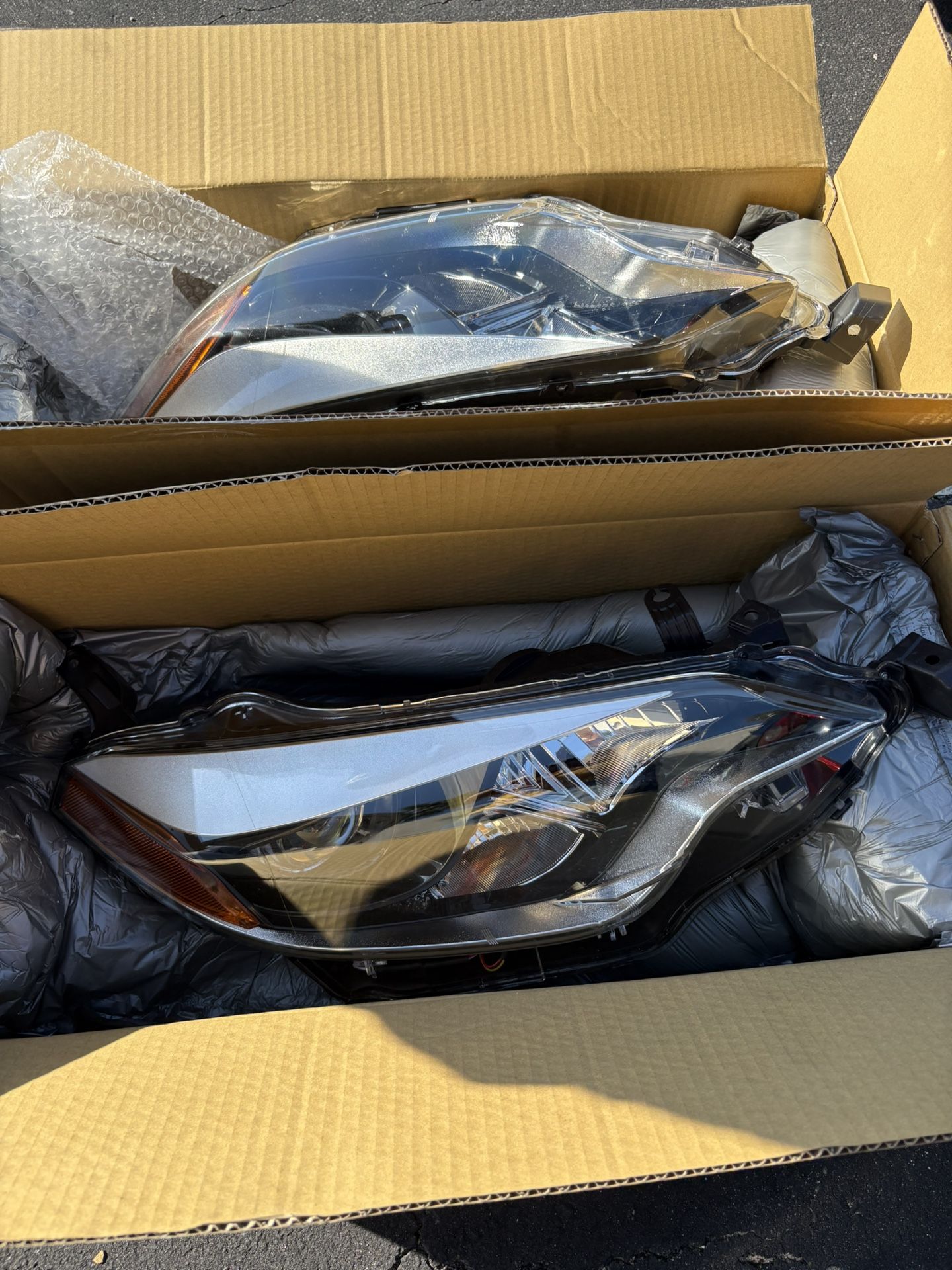 3 Headlights 14-16 Toyota Corolla