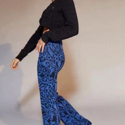 Urban Outfitters Bryn Pull On Flare Pants Blue And Black Swirl Print size XS
