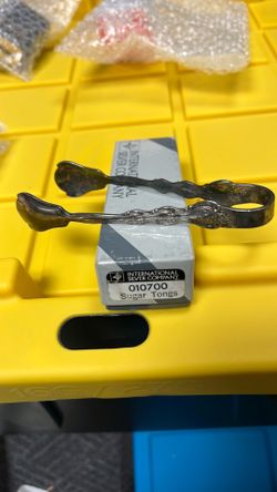 The item in the selected region is a pair of Vintage International Silver Company Sugar Tongs