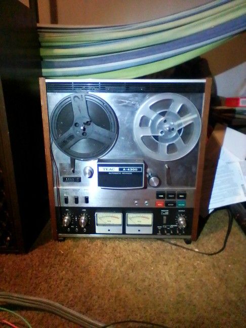 TEAC A-4300 Reel To Reel  STEREO TAPE DECK 