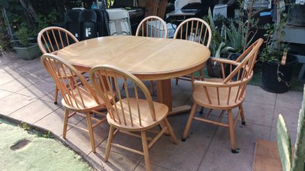 Dining table with six chairs can make it smaller