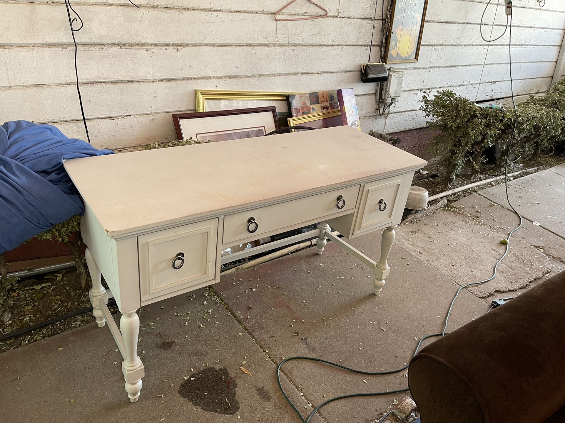 White Desk