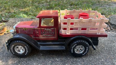 VINTAGE NYLINT CLASSIC DELIVERY SERVICE FLAT BED BURGUNDY TRUCK