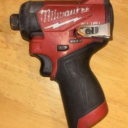 Milwaukee M12 Impact Driver Fuel 