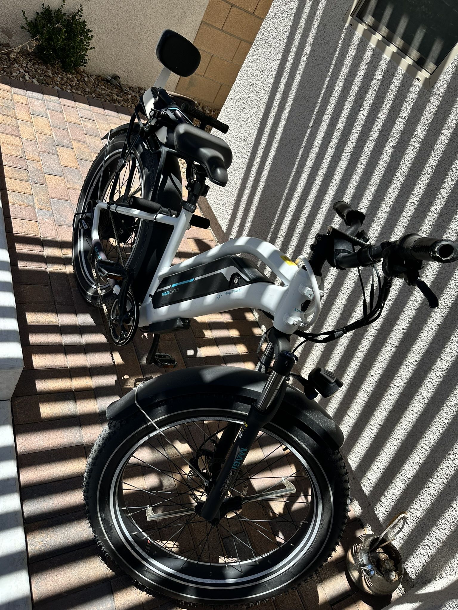 *** 1000 WATT E BIKE MAGICYCLE CRUISER PRO MID STEP THROUGH ***