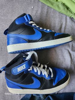 Nike high tops like new youth size 5
