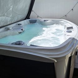 Marquis The Crown 4 Person Hot Tub 