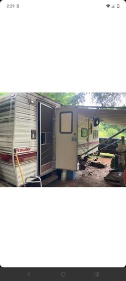 Travel trailer prowler double door