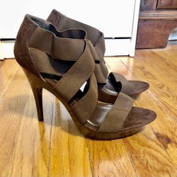 NEW!! Women’s Brown Elastic Strap Heels  Size 9  