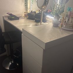 Desk Lid Goes Down 