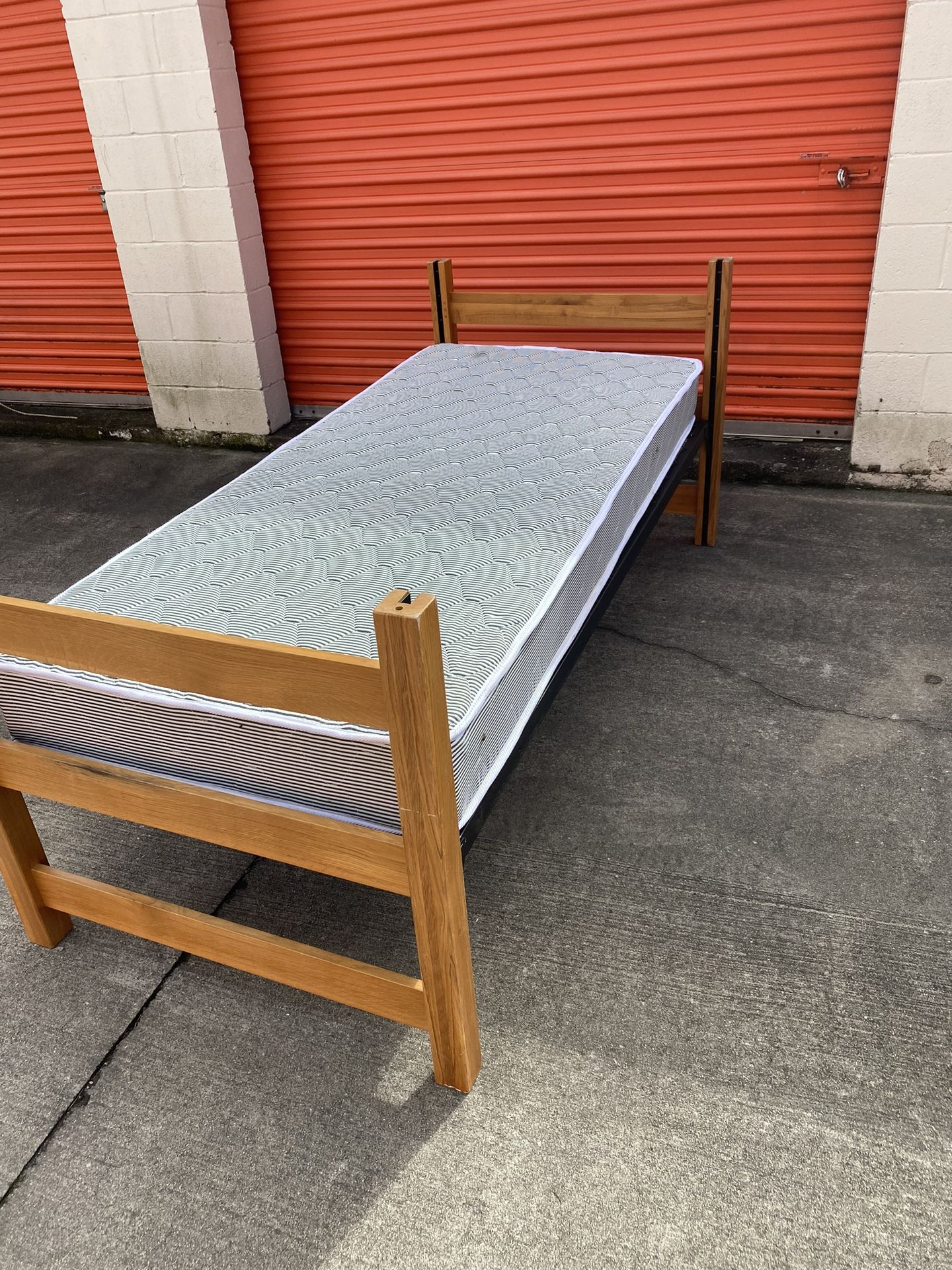 twin bed & mattress 