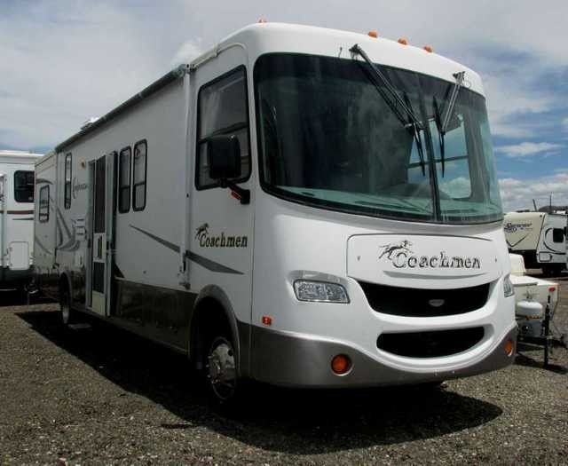 2004 Coachmen 9,000 Miles Like New
