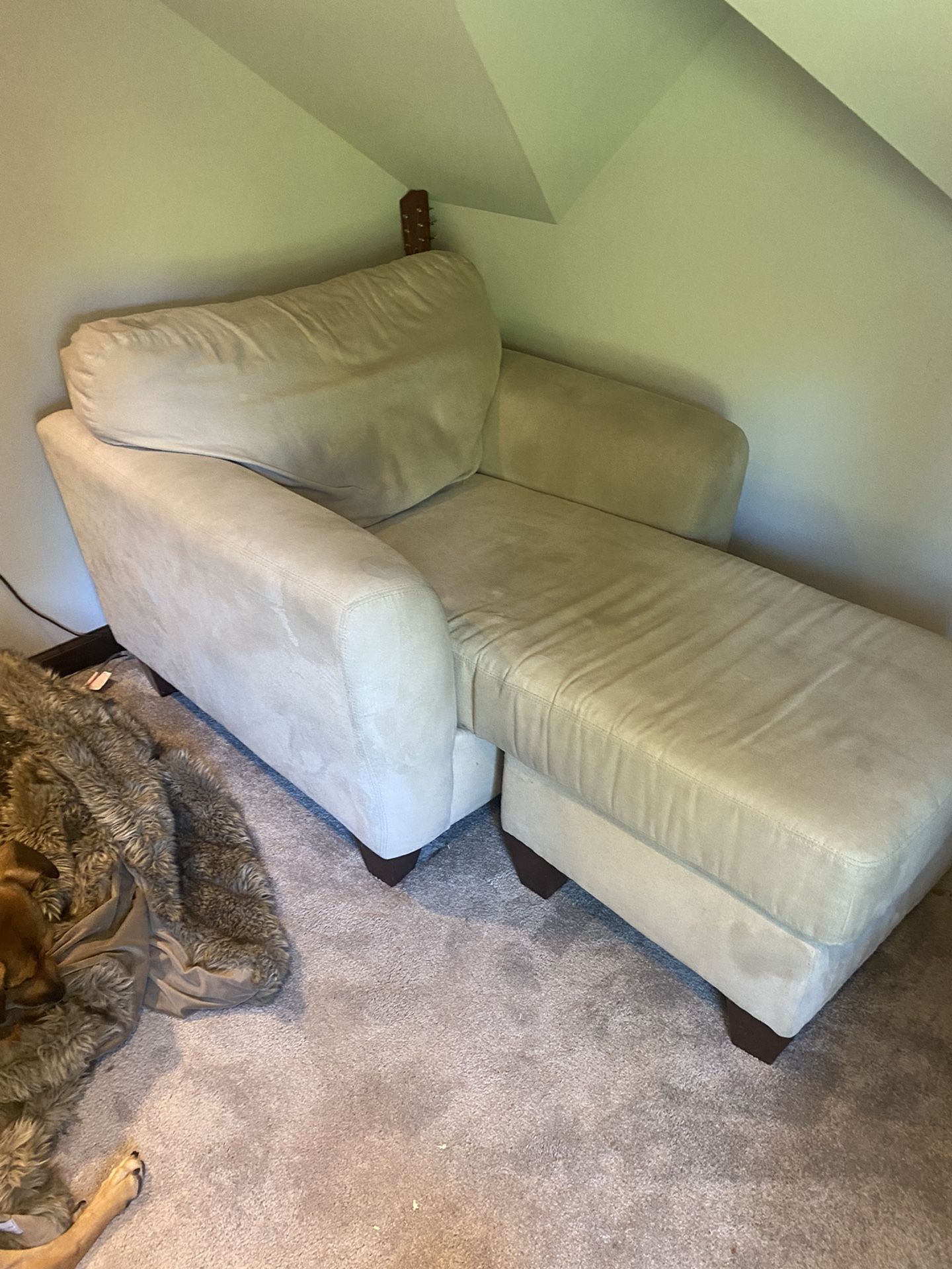 Beige/cream Chair with Ottoman 