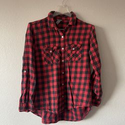 Charlotte Russe, Women’s Red & Black Plaid Button Up Front Pocket Shirt, Size L