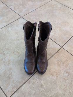 Boys brown boots