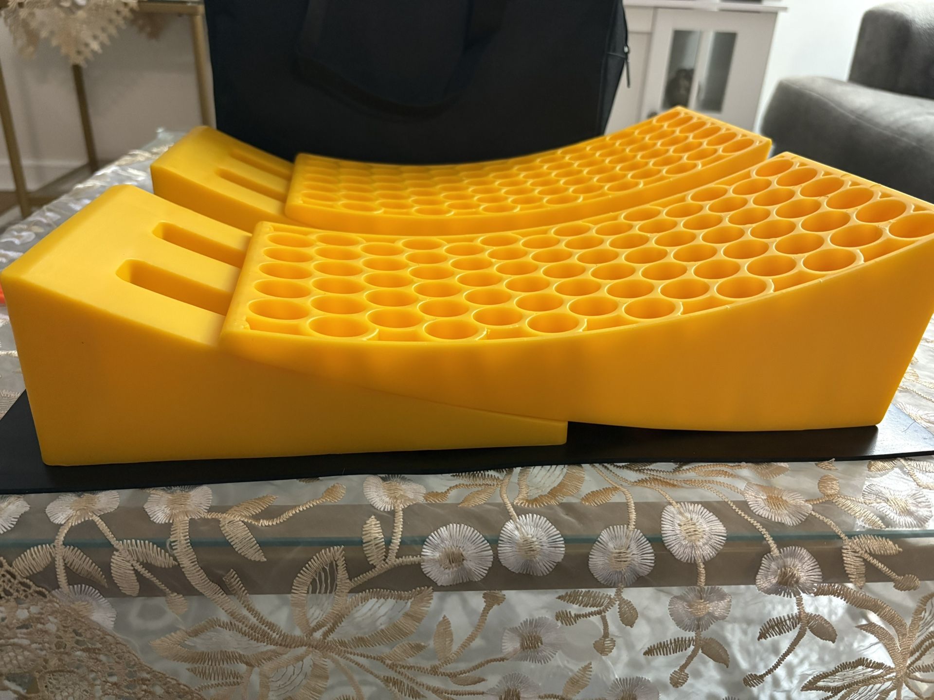 Camper Leveling Blocks System With 2 Chocks