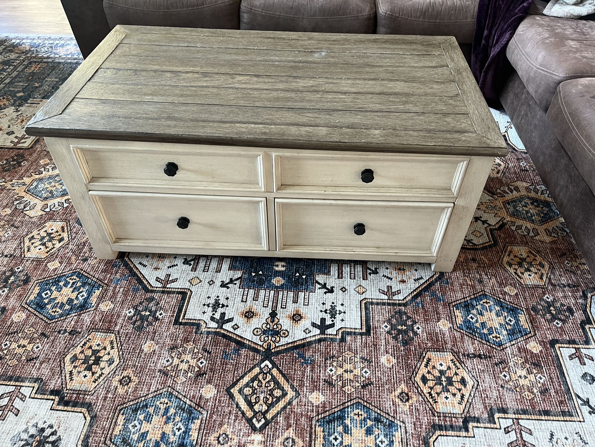 Bolanburg coffee table