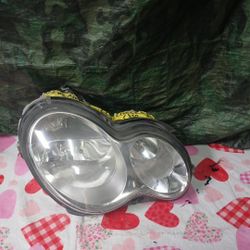2005-07 Mercedes C-Class (230(250(350 Right Headlight 