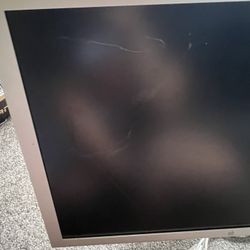 Scratch Apple Cinema HD Display