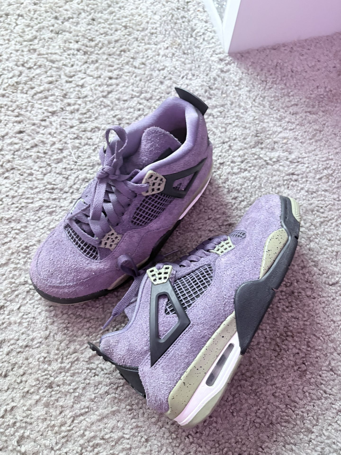 Womens Air Jordan 4 Retro "Canyon Purple"
