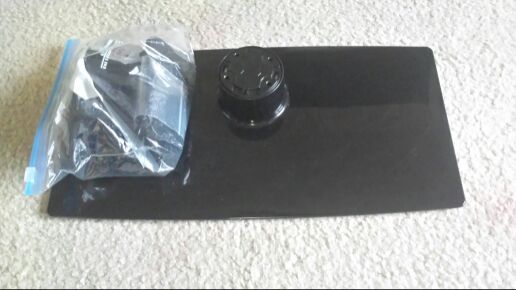 Brand new LG 32 T.V BASE N STAND MODEL NO.32LD350