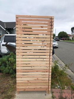 Custom made privacy wall Garden bed raised elevated planter box with legs 3 4 5 6 ft long cedar redwood